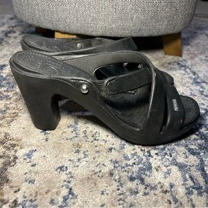 Crocs Black Cyprus IV Open Toe Heels Size 7